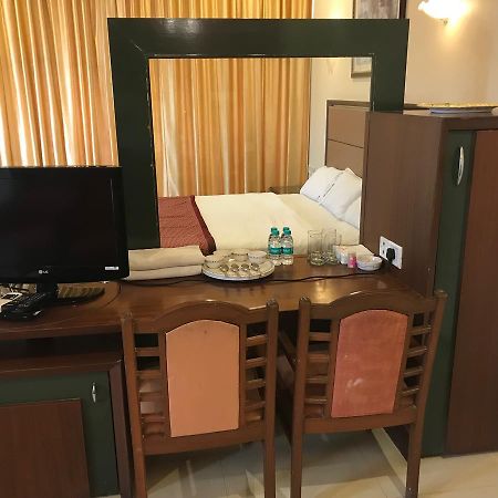 Kohinoor Atc Bed & Breakfast Мумбай Екстериор снимка
