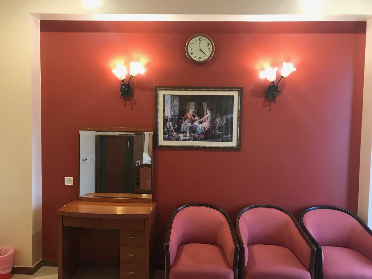 Kohinoor Atc Bed & Breakfast Мумбай Екстериор снимка