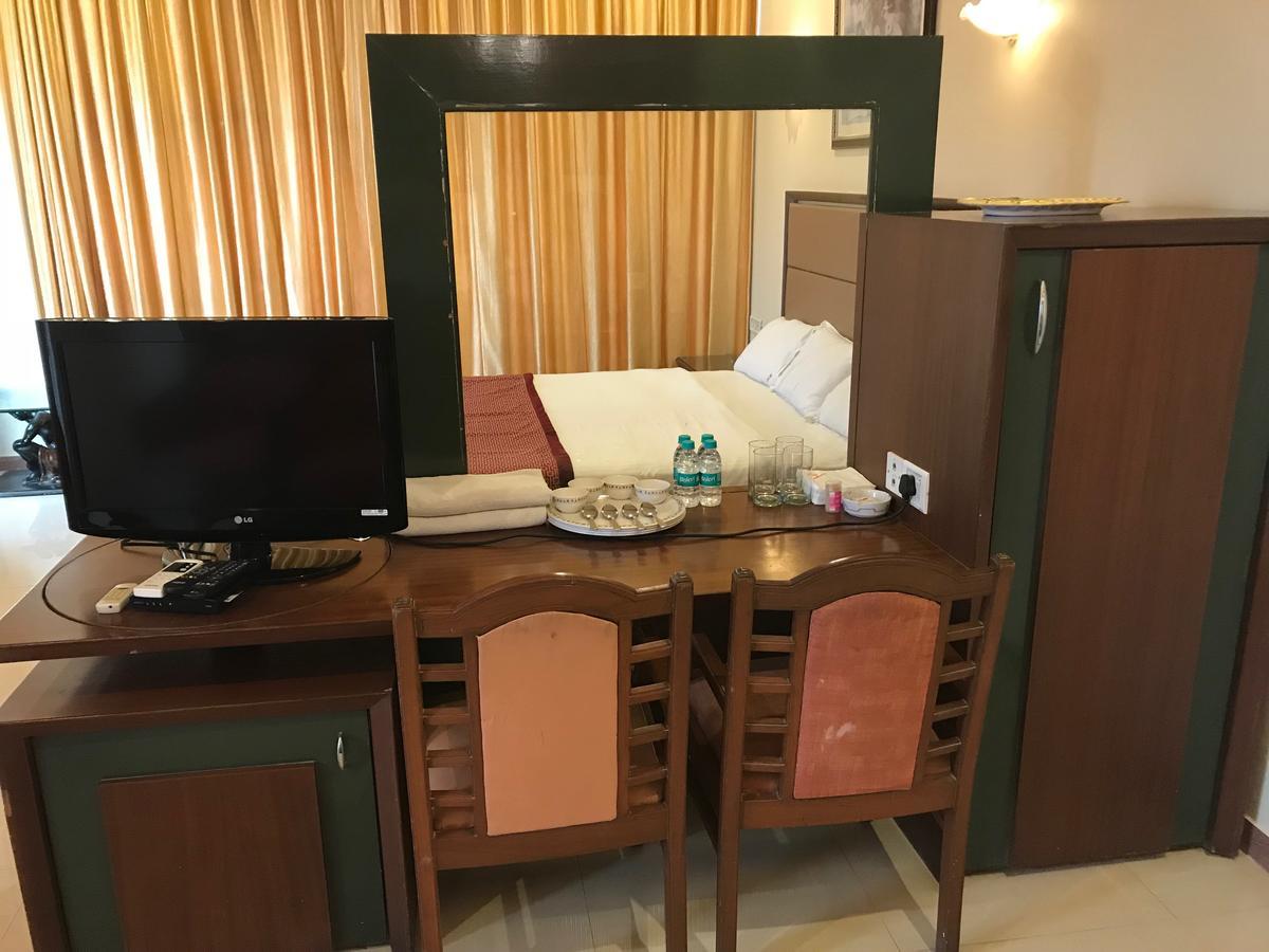 Kohinoor Atc Bed & Breakfast Мумбай Екстериор снимка